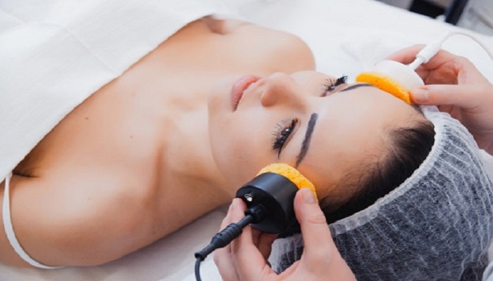 سؤالاتی که بیمار قبل از انجام میکرودرمی از متخصص میتواند بپرسد؟