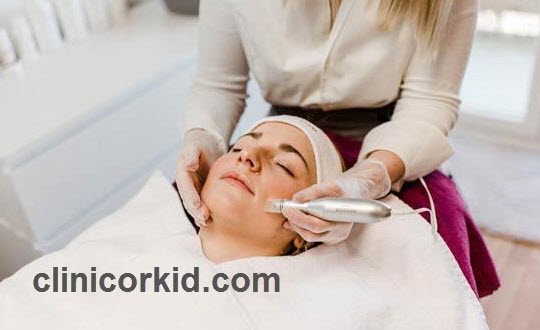 میکرونیدلینگ برای چه سنی مناسب است؟ | کلینیک ارکید
