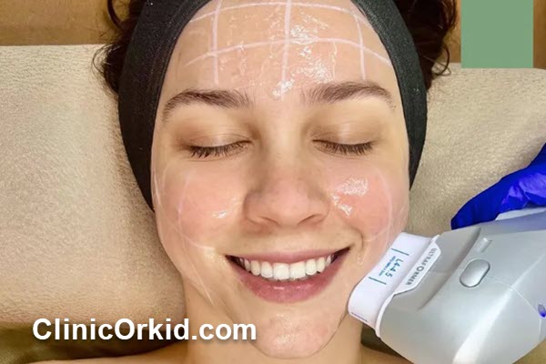 چرا هایفوتراپی به عنوان لیفت بدون جراحی شناخته میشود؟